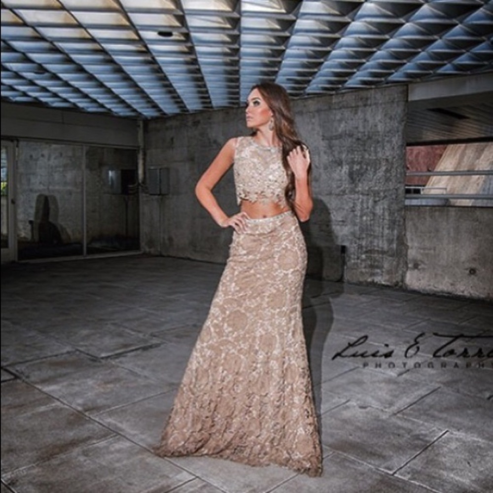 Amazing Javoni prom dress!